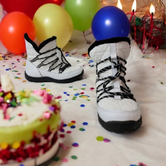 Bear Paw women's size 7 nylon upper wool blend lining. See more - Picture 9 of 10